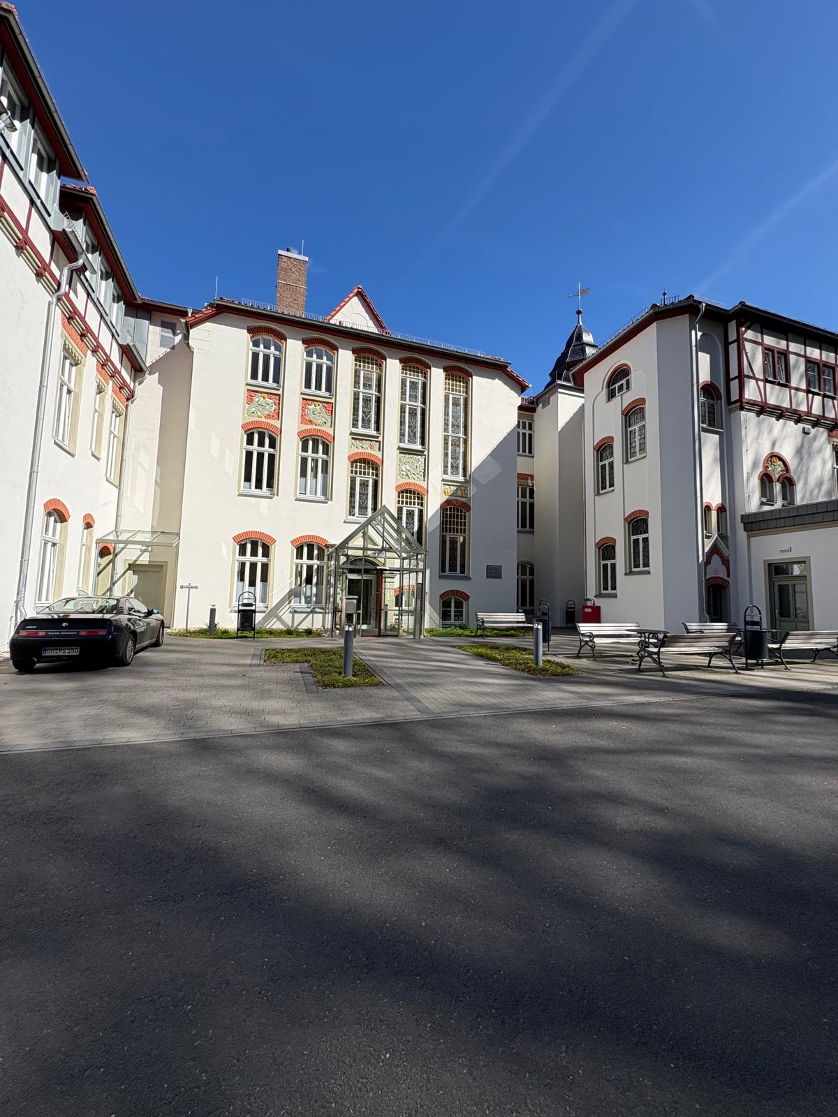 Unsere Einrichtung Vorderansicht